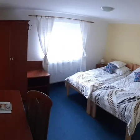 Apartament 103 *